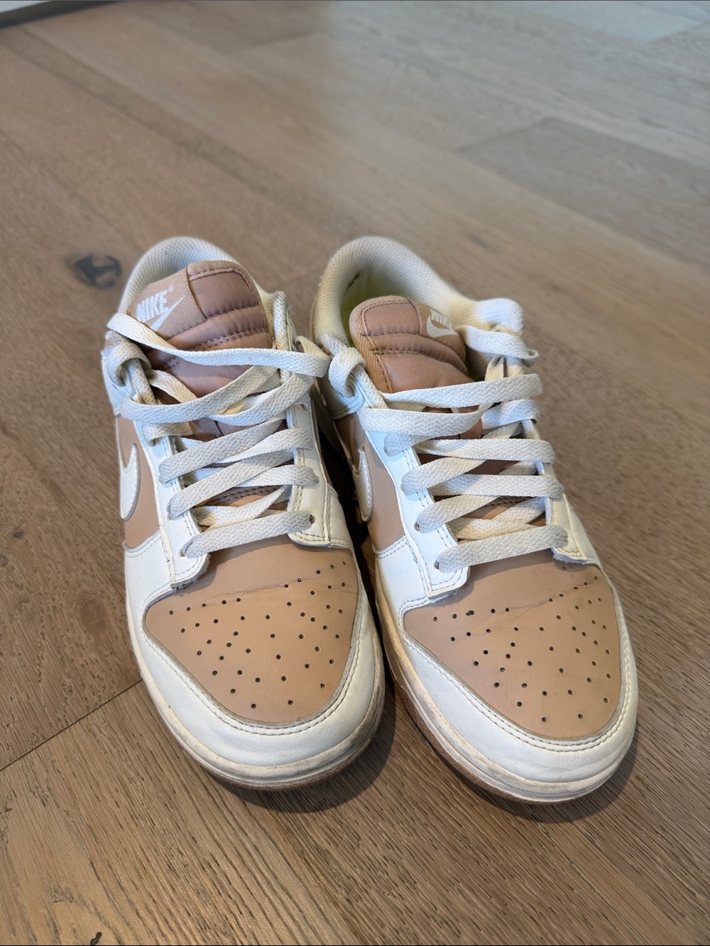 Nike Low-Top Sneakers in Beige and White